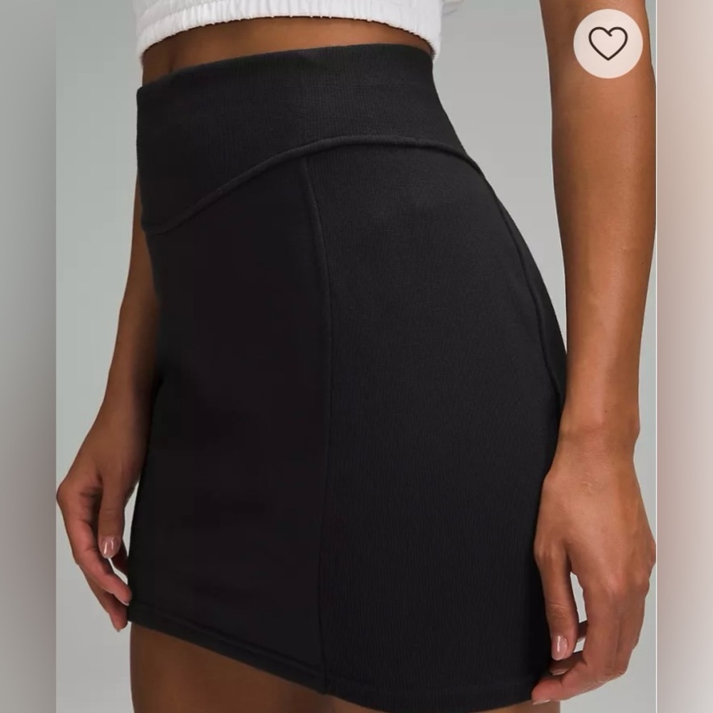 🍋 LULULEMON NWT scuba mini knee hr skirt xl